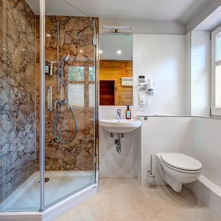 Duenenhaus Unserusedomde Ca80qm Mit Privater Sauna Und Kamin Parkplatz Direkt Am 4i3 Apartmán Uckeritz